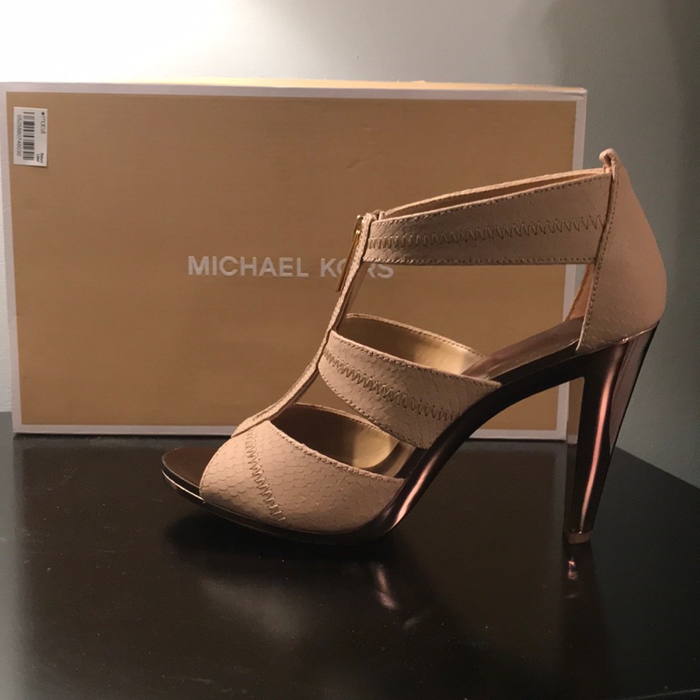 Michael Kors Berkeley T- Strap Sandal